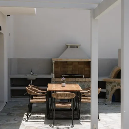 Villa Naxos Finest With Private Pool And Hot Tub At Mikri Vigla, Naxos *