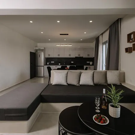 Finest With Private Pool & Hot Tub At Villa *