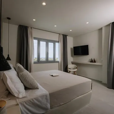 Villa Naxos Finest With Private Pool And Hot Tub At Mikri Vigla, Naxos Mikri Vigla